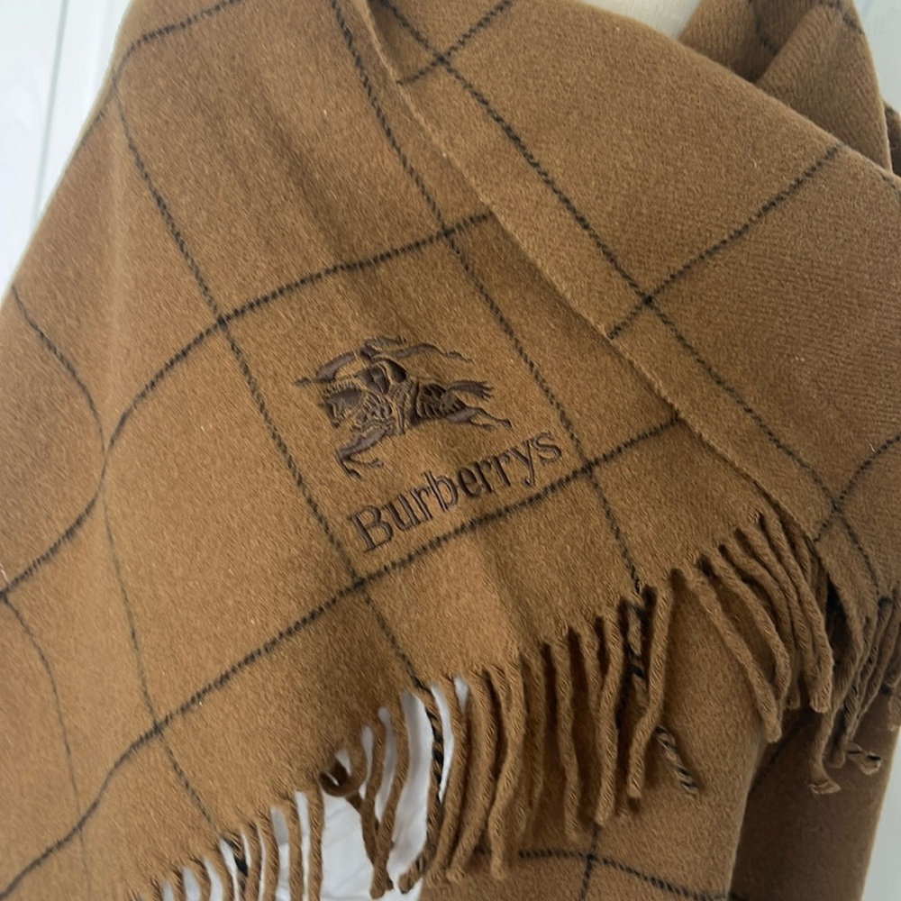 Burberrys Vintage Shawl Scarf - Picture 4 of 6
